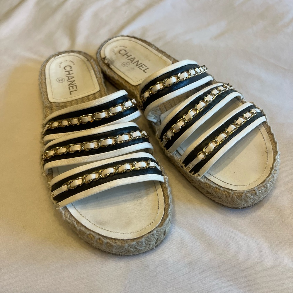 Chanel Gold Chain Espadrille Sandals | Black White Leather | Size 39 - Picture 10 of 10